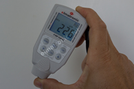 elmatroic F/NF rétegmérő nagyméretű LCD kijelzővel, FLIP DISPLAY funkcióval! Egyszerű használat, pontos mérési eredmények ígényes profiknak!